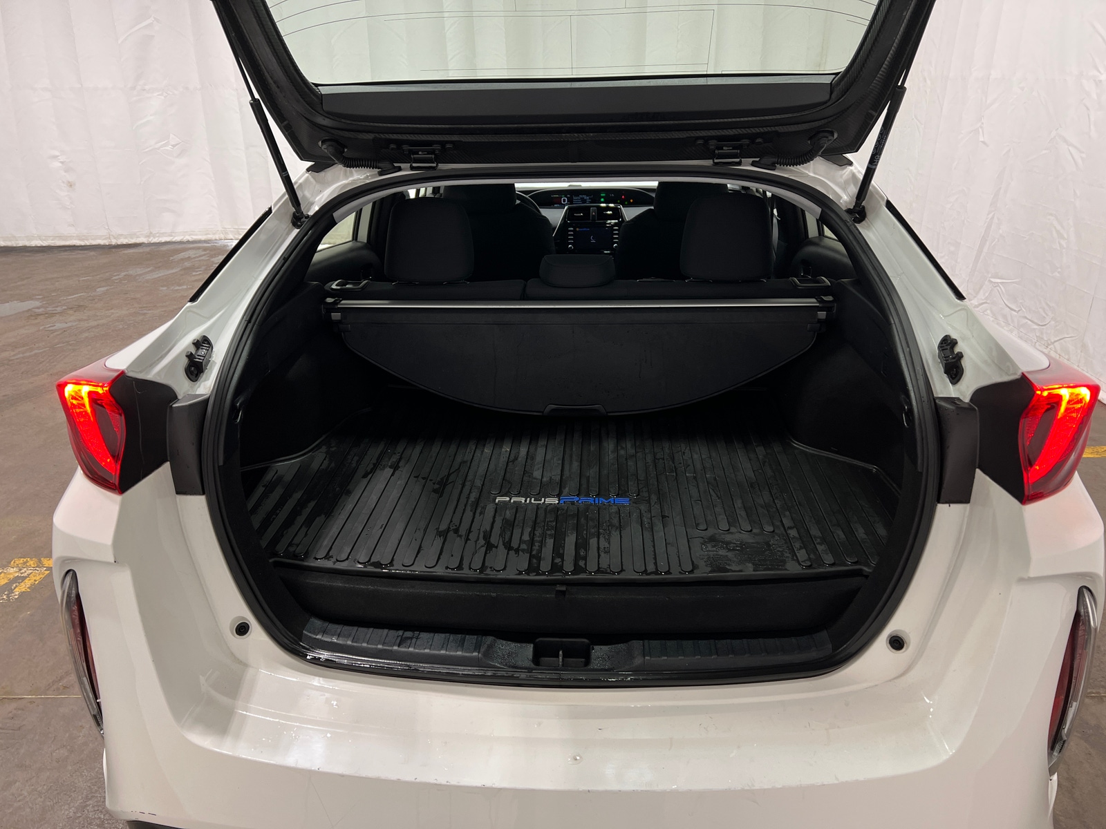 Thumbnail: 2020 Toyota Prius Prime - 7
