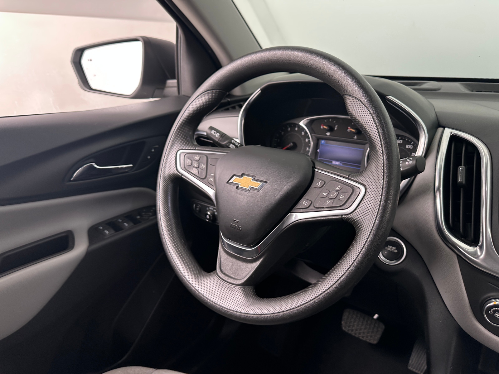 Thumbnail: 2022 Chevrolet Equinox - 5