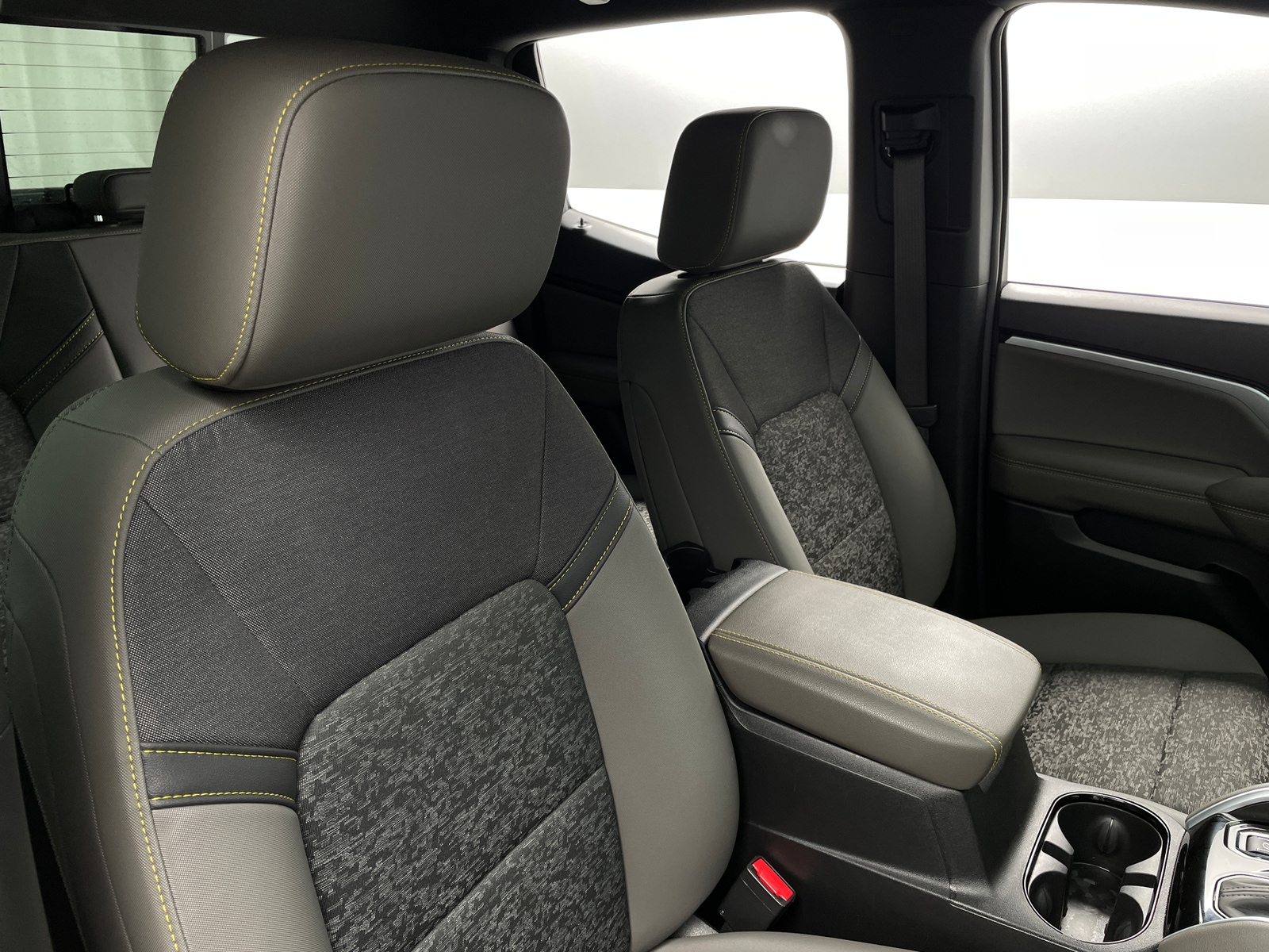 Thumbnail: 2024 Chevrolet Colorado - 2