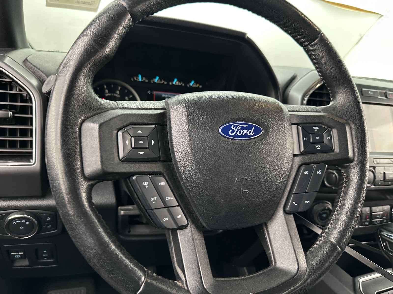 Thumbnail: 2019 Ford Econoline - 5