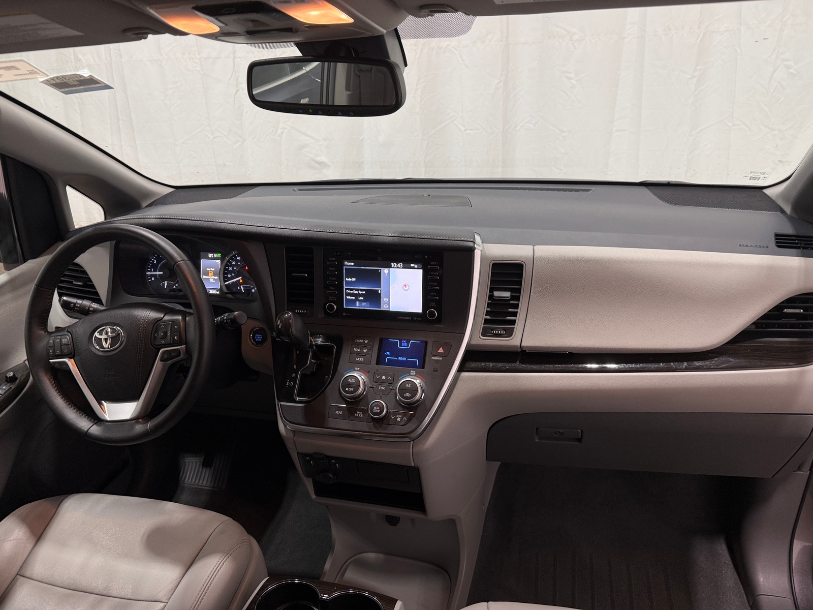 Thumbnail: 2019 Toyota Sienna - 2