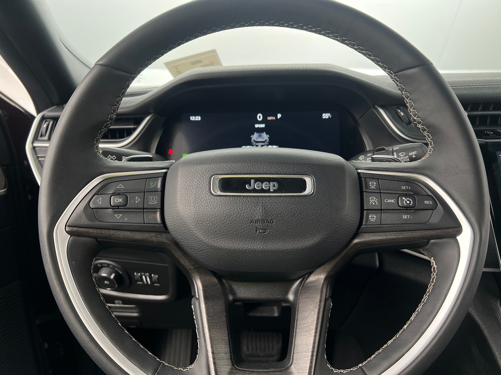 Thumbnail: 2024 Jeep Grand Cherokee - 4