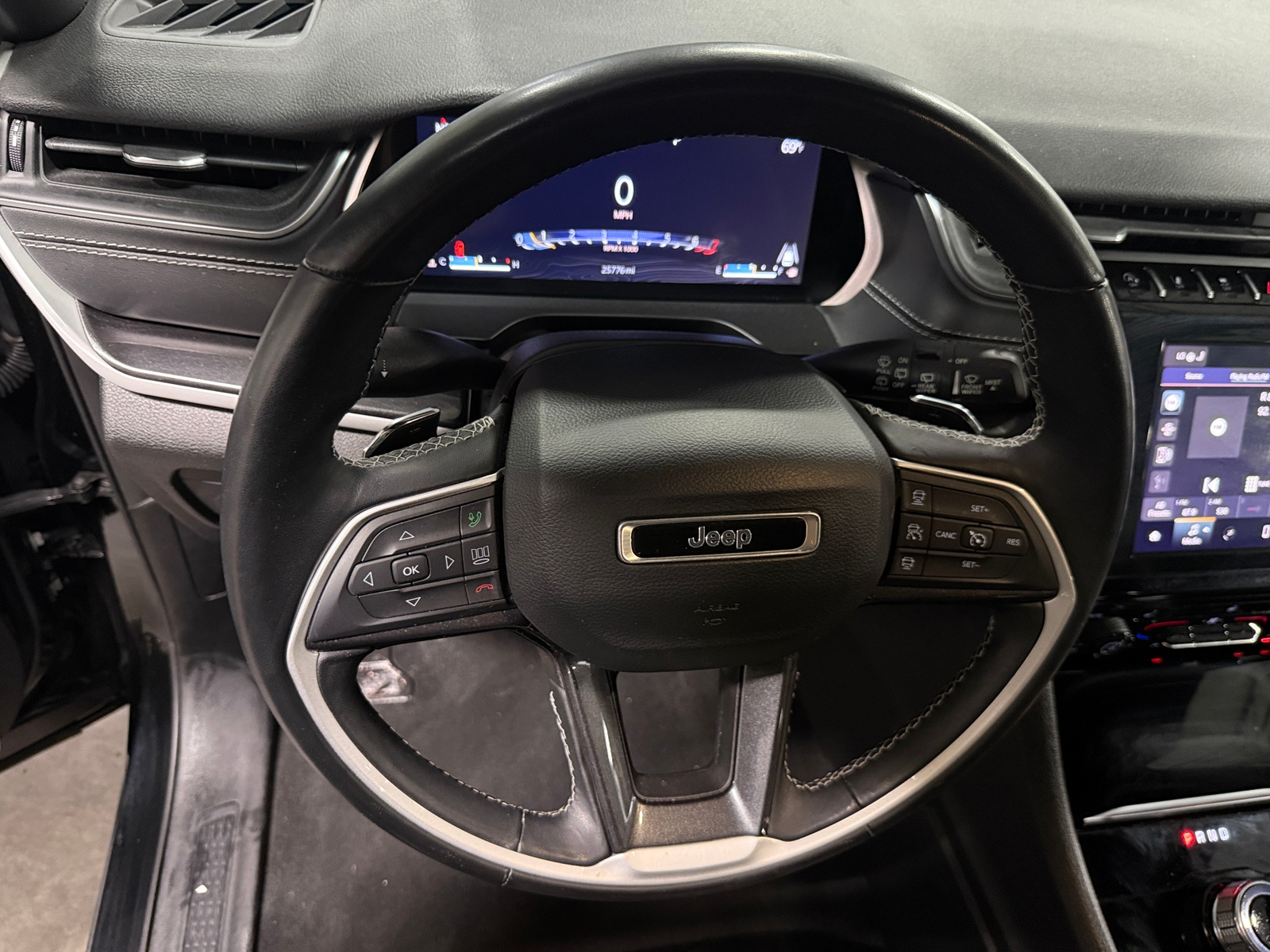 Thumbnail: 2022 Jeep Grand Cherokee L - 4