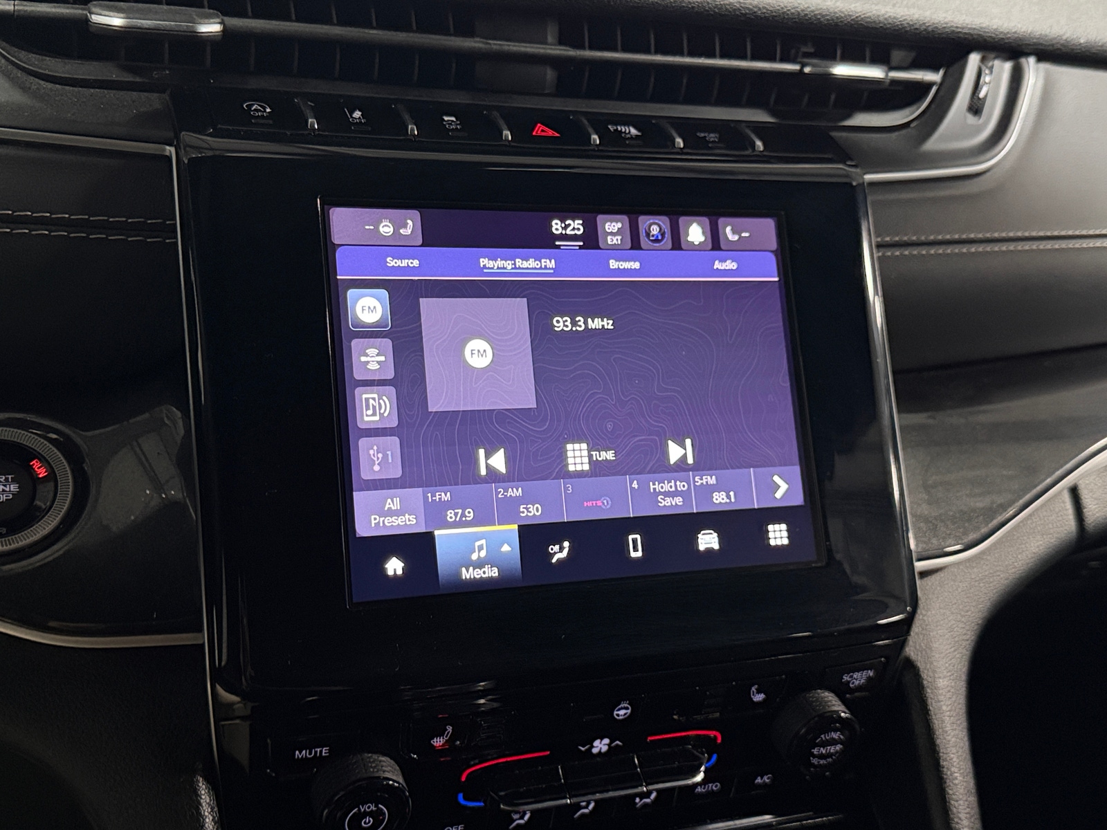 Thumbnail: 2022 Jeep Grand Cherokee L - 3