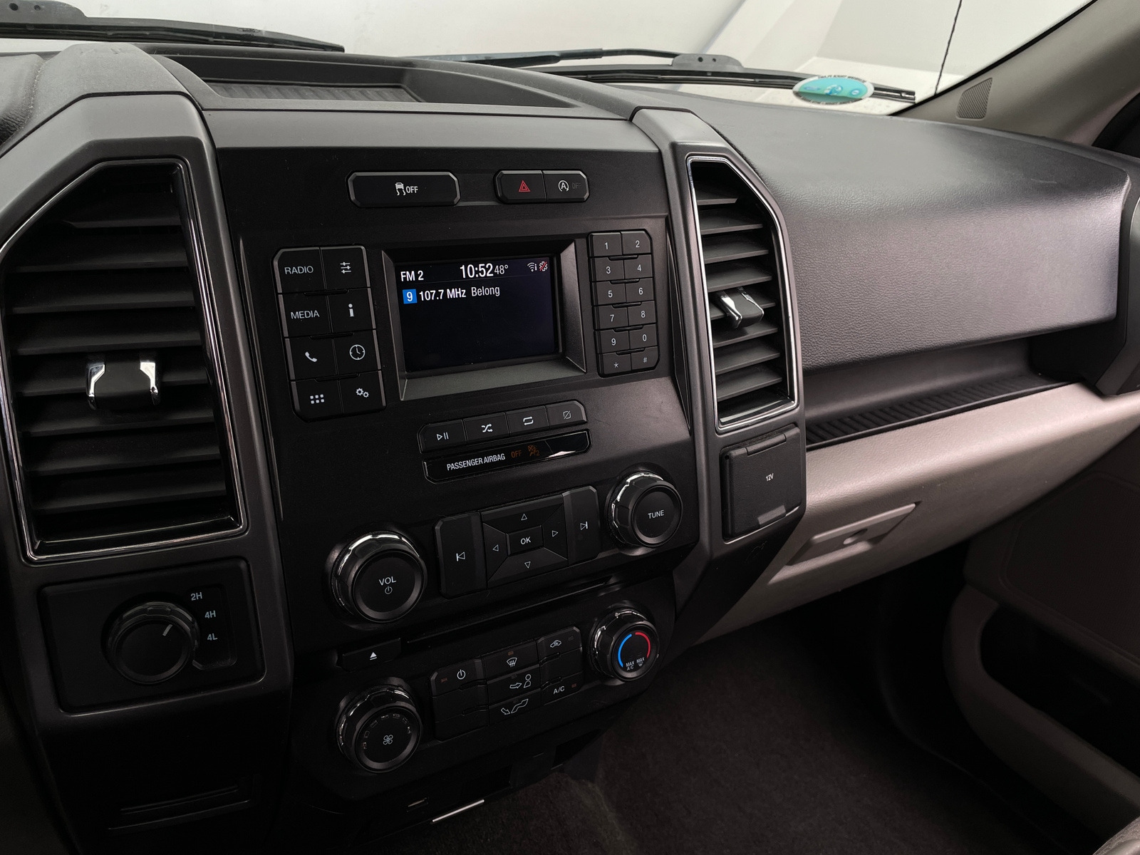 Thumbnail: 2018 Ford Econoline - 4