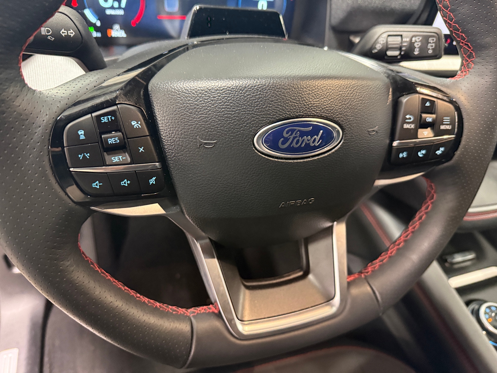 Thumbnail: 2025 Ford Explorer - 4