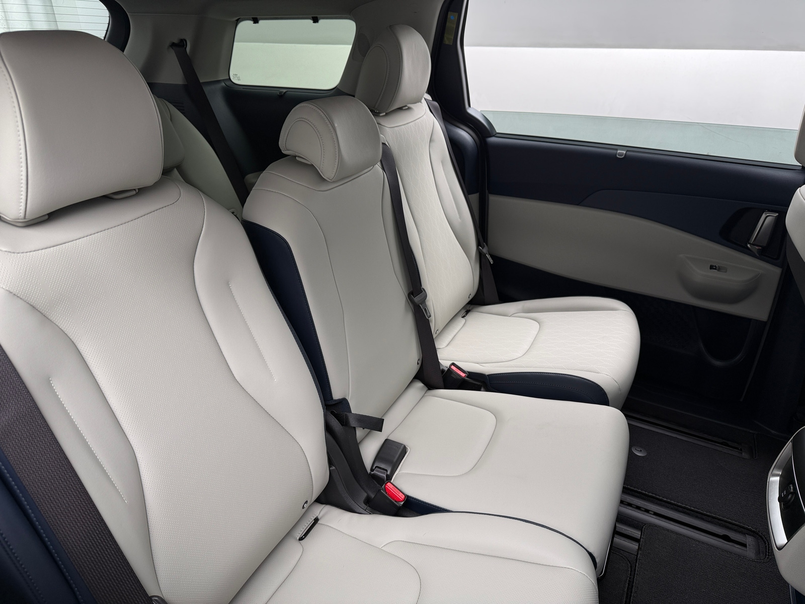 Thumbnail: 2025 Kia Carnival - 6