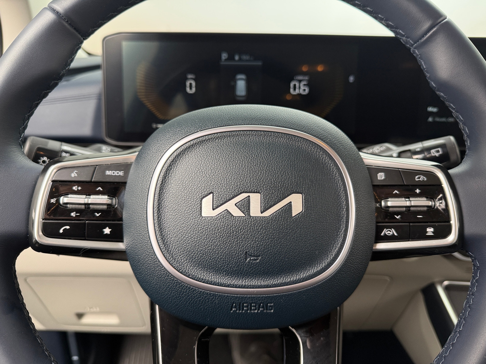 Thumbnail: 2025 Kia Carnival - 5