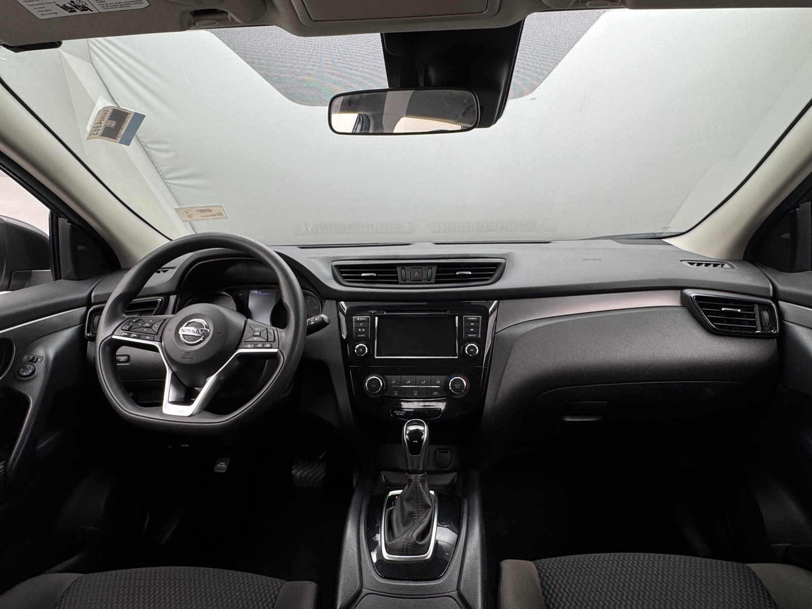 Thumbnail: 2021 Nissan Rogue Sport - 3