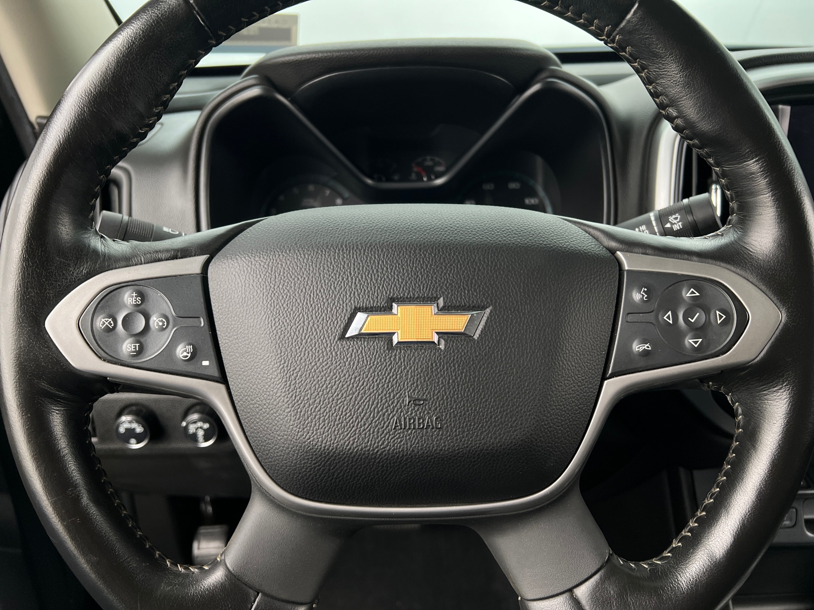 Thumbnail: 2019 Chevrolet Colorado - 4