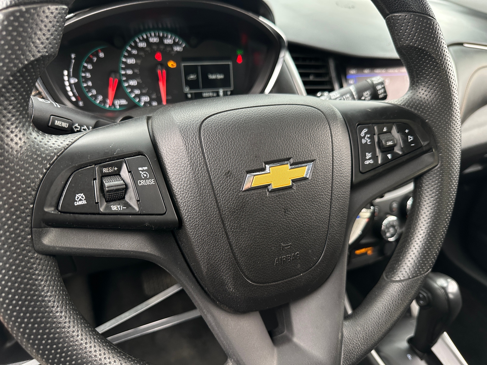 Thumbnail: 2022 Chevrolet Trax - 5