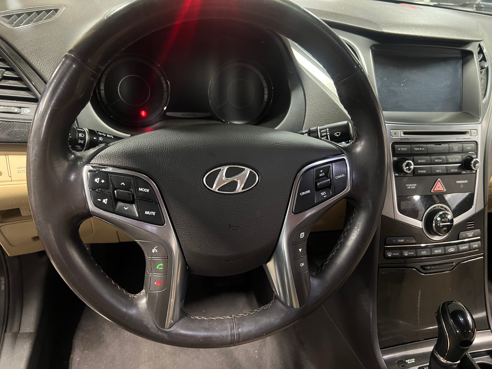 Thumbnail: 2016 Hyundai Azera - 4