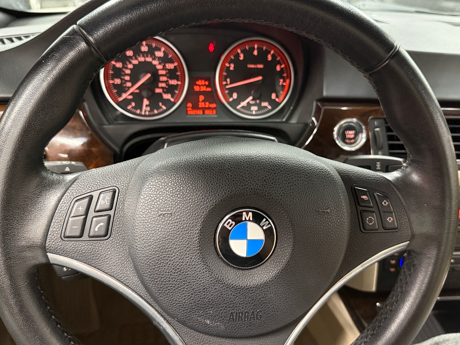 Thumbnail: 2012 BMW 3 Series - 4
