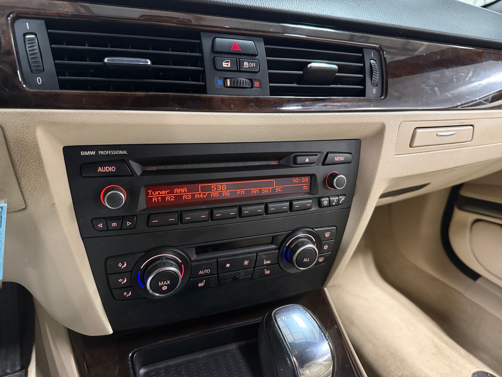 Thumbnail: 2012 BMW 3 Series - 3