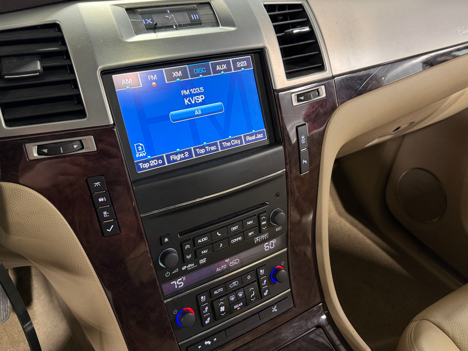 Thumbnail: 2013 Cadillac Escalade - 3