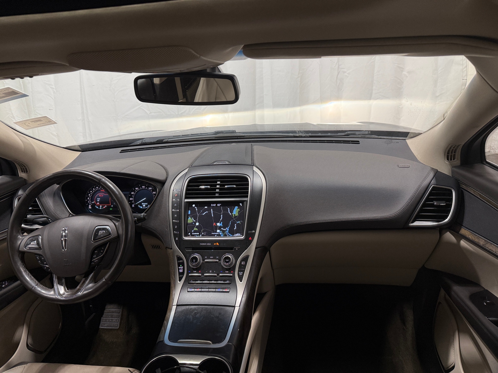 Thumbnail: 2017 Lincoln MKX - 2