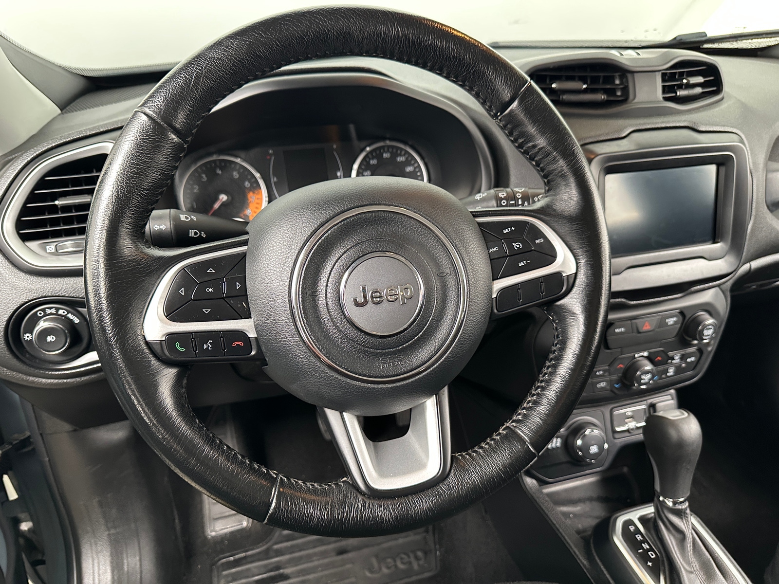 Thumbnail: 2018 Jeep Renegade - 5