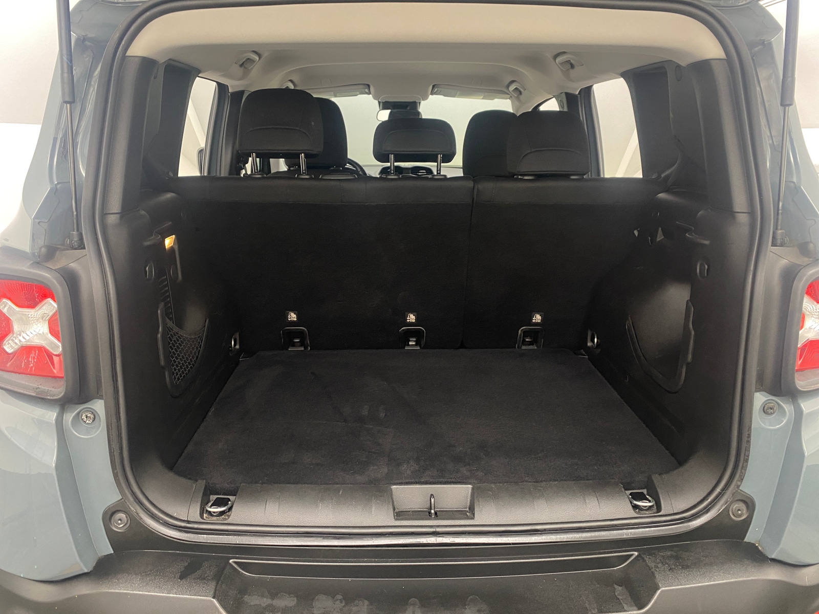 Thumbnail: 2018 Jeep Renegade - 7