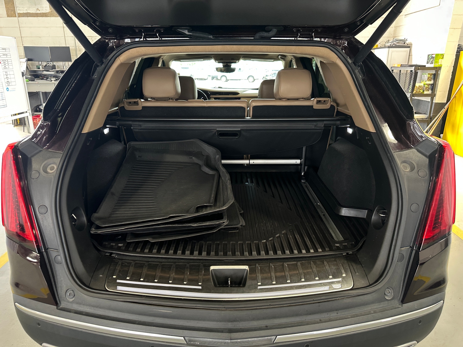 Thumbnail: 2020 Cadillac XT5 - 6