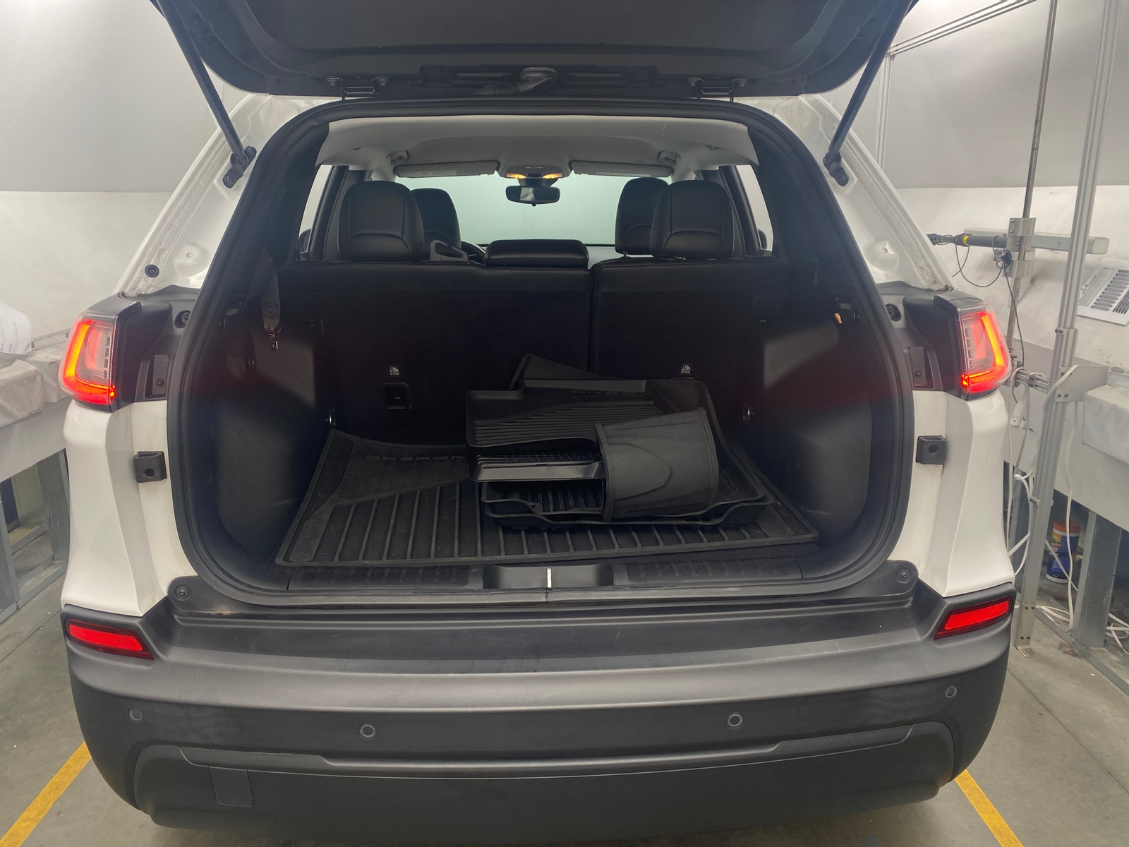 Thumbnail: 2021 Jeep Cherokee - 7