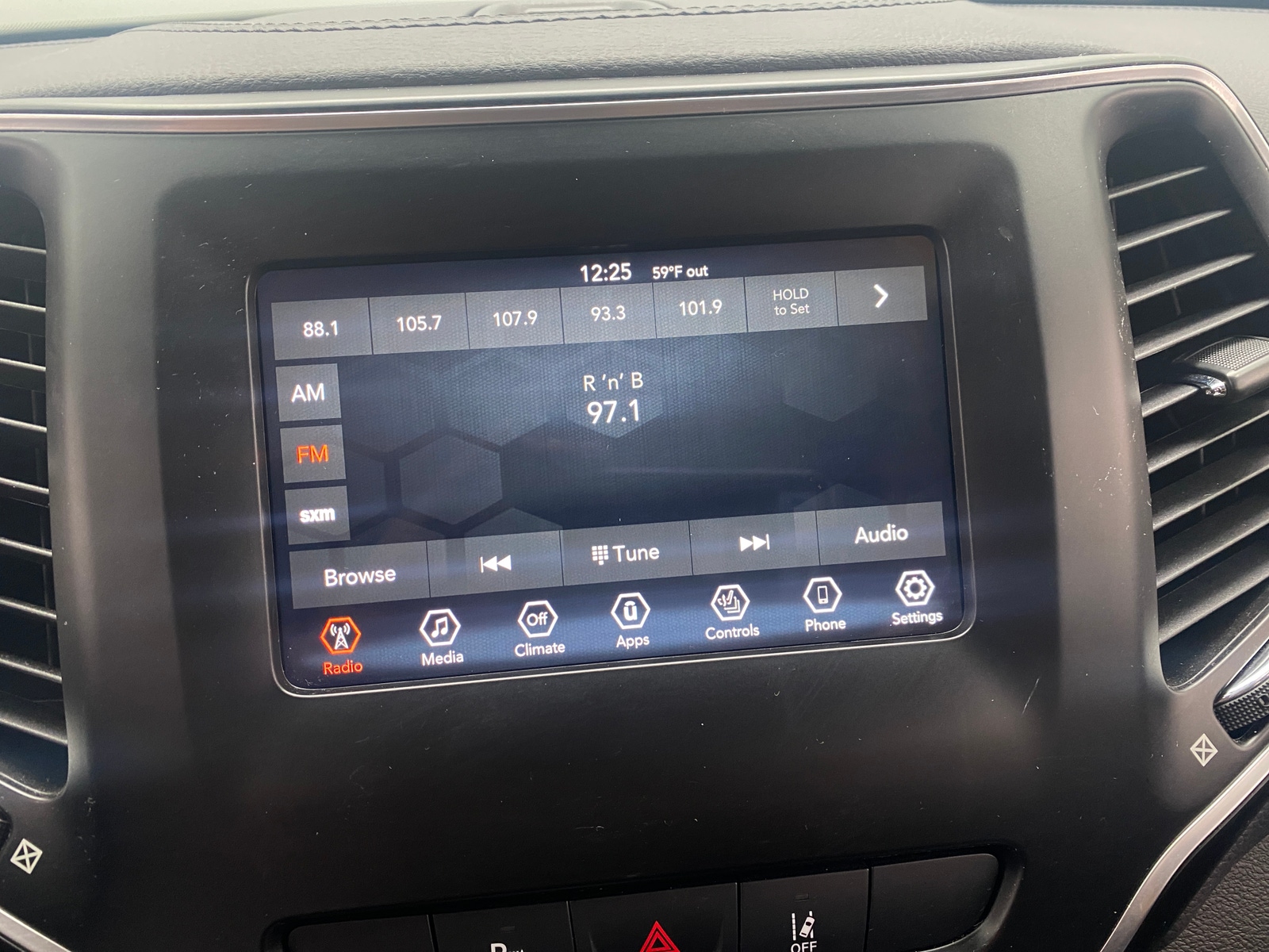 Thumbnail: 2021 Jeep Cherokee - 4