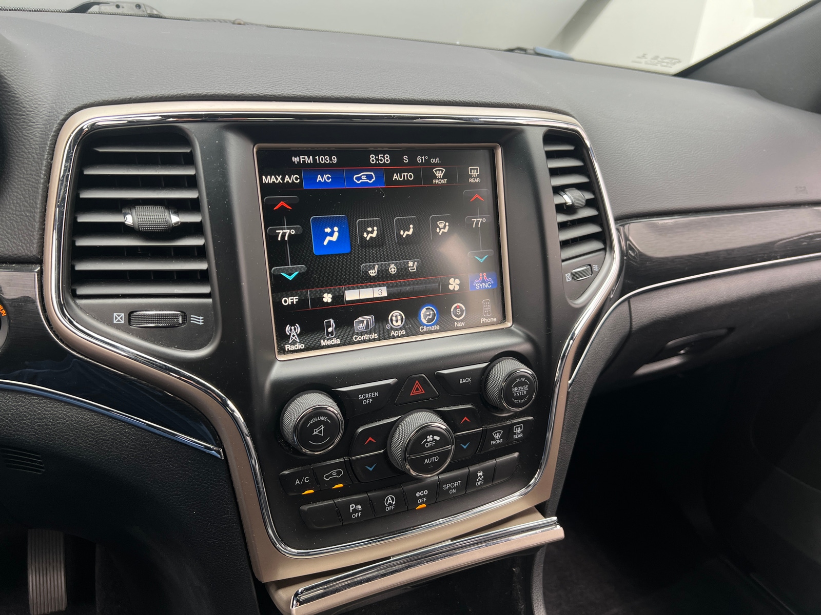 Thumbnail: 2017 Jeep Grand Cherokee - 3