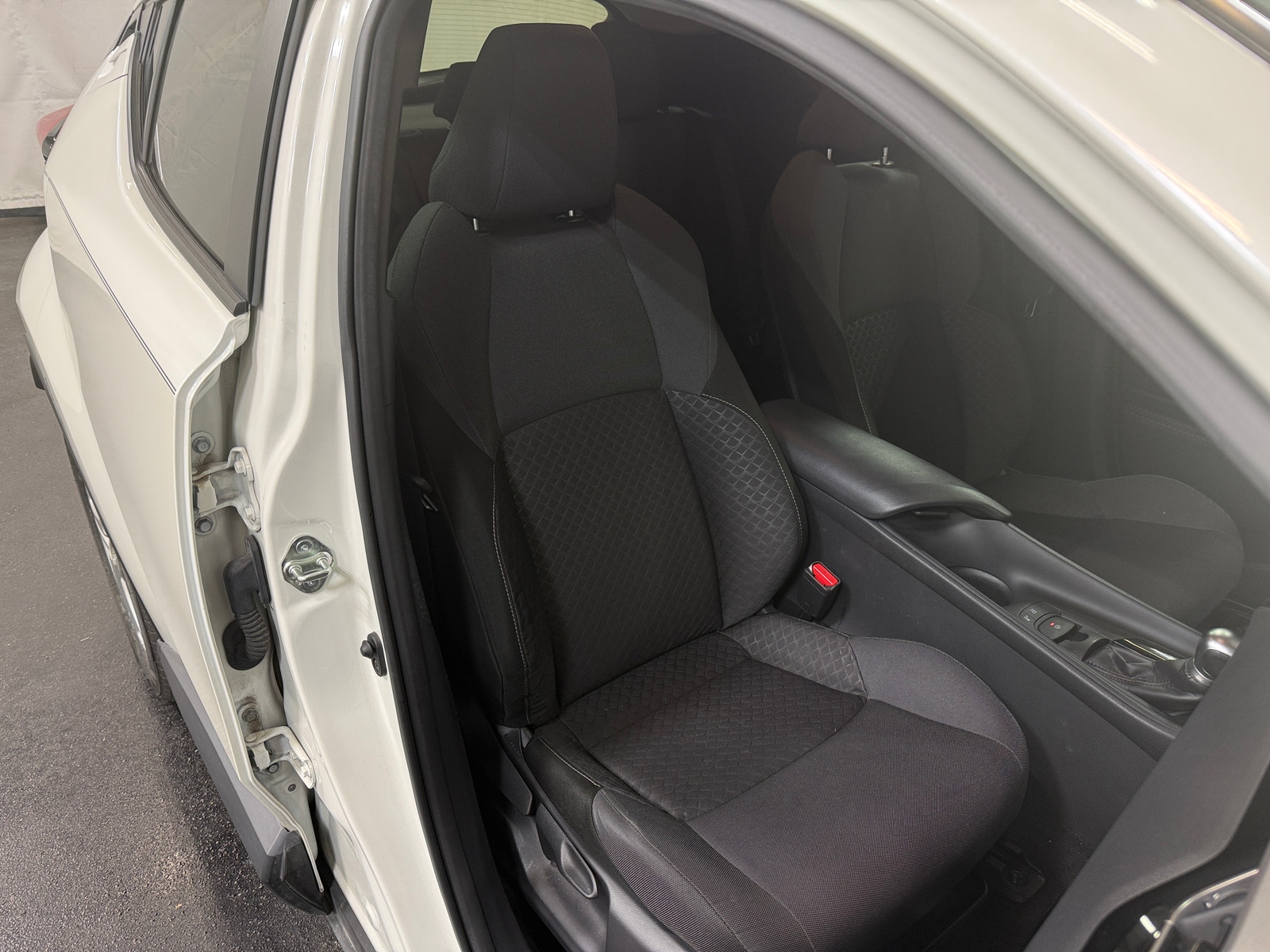 Thumbnail: 2020 Toyota C-HR - 2