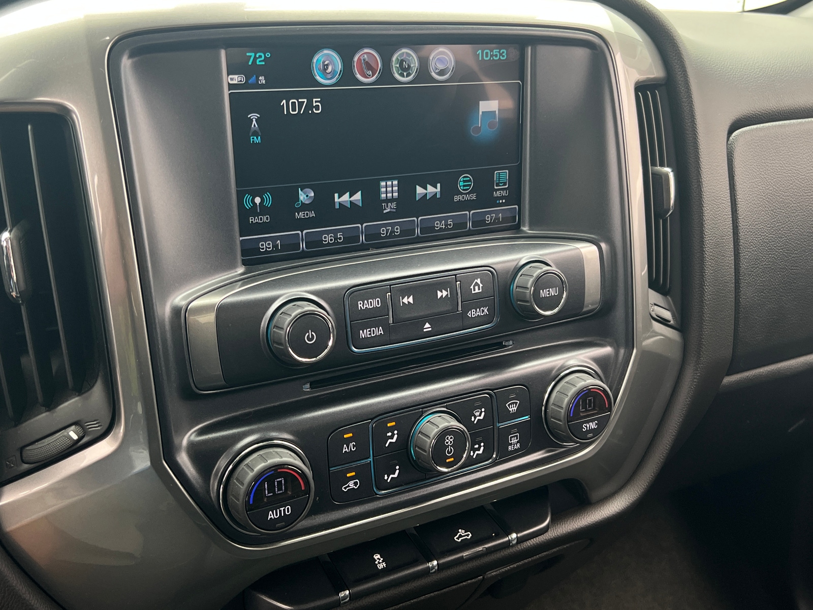 Thumbnail: 2018 Chevrolet Silverado 1500 - 4