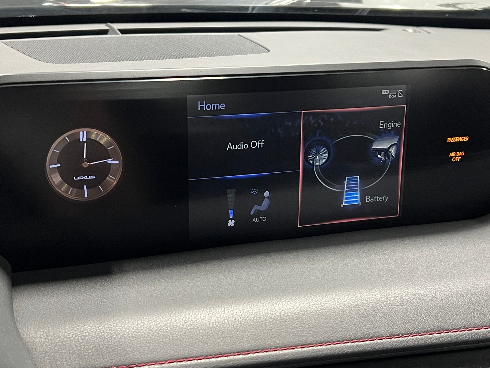 Thumbnail: 2019 Lexus UX - 4