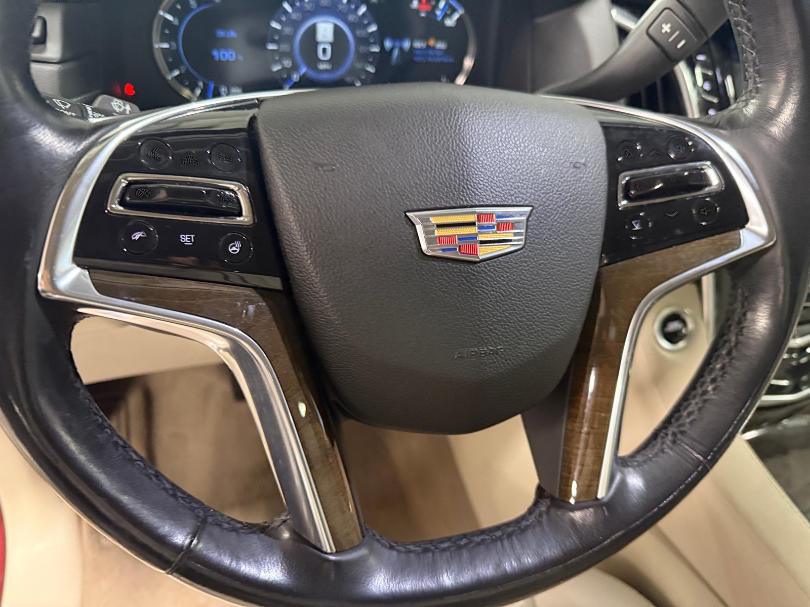 Thumbnail: 2020 Cadillac Escalade - 4