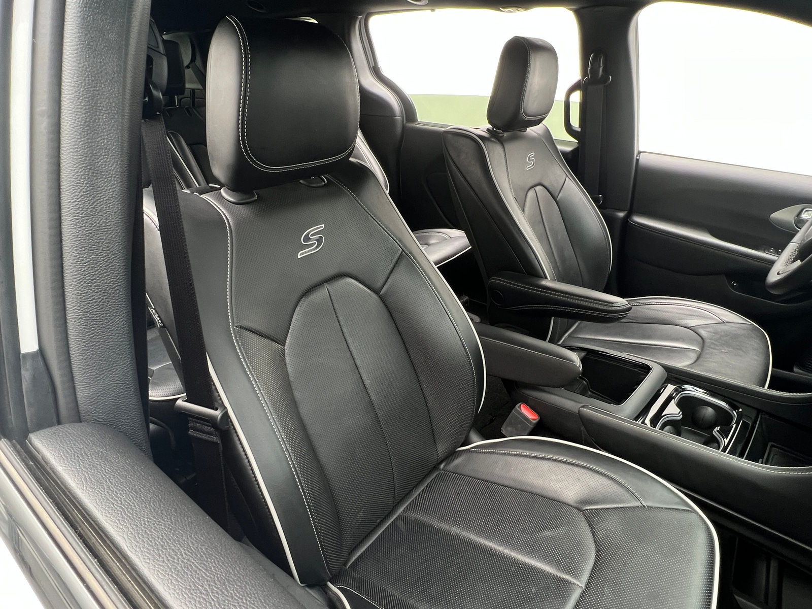 Thumbnail: 2024 Chrysler Pacifica - 2