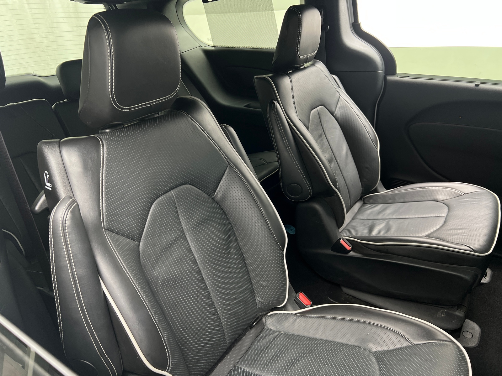 Thumbnail: 2024 Chrysler Pacifica - 6