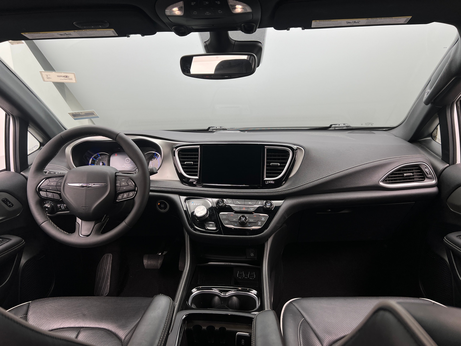 Thumbnail: 2024 Chrysler Pacifica - 3