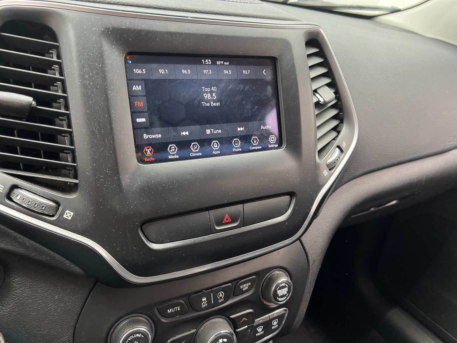 Thumbnail: 2019 Jeep Cherokee - 4