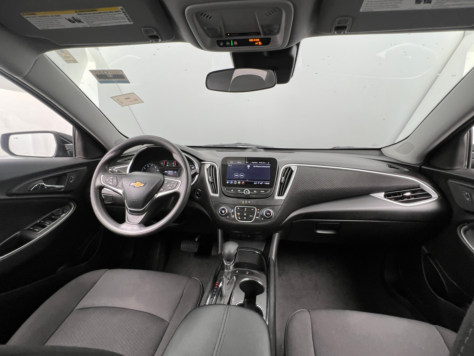 Thumbnail: 2023 Chevrolet Malibu - 3