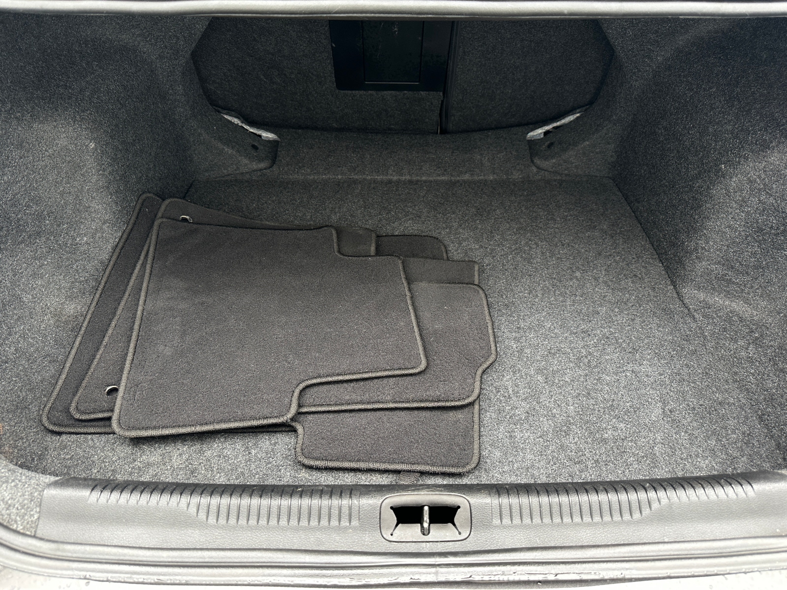 Thumbnail: 2015 Chrysler 200 - 6