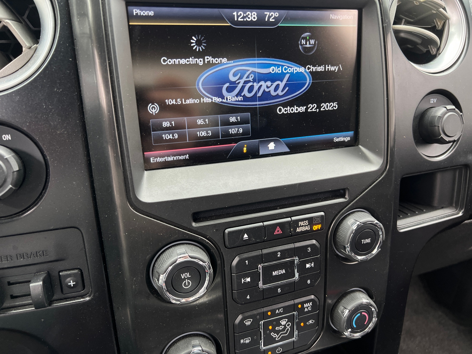 Thumbnail: 2014 Ford Econoline - 3