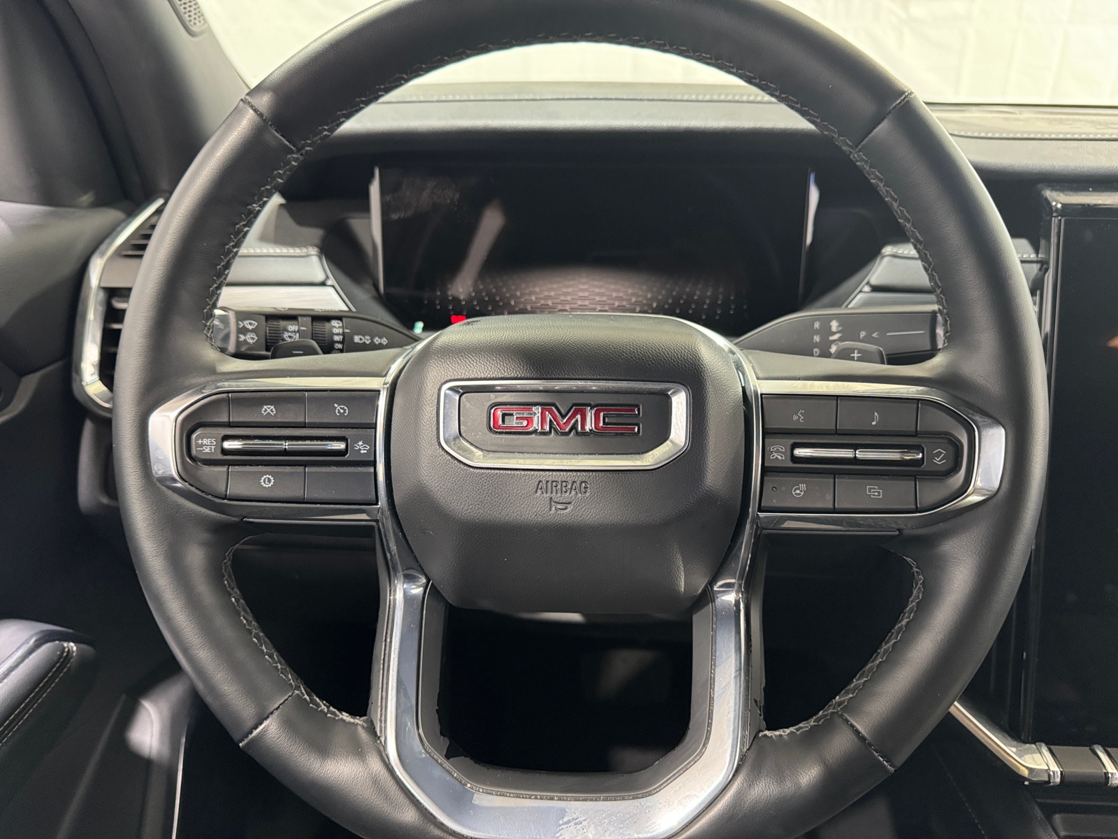 Thumbnail: 2025 GMC Acadia - 5