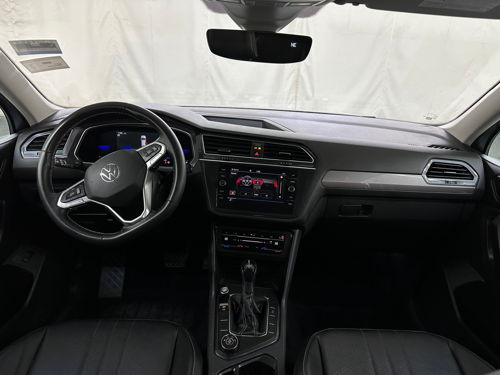 Thumbnail: 2022 Volkswagen Tiguan - 2