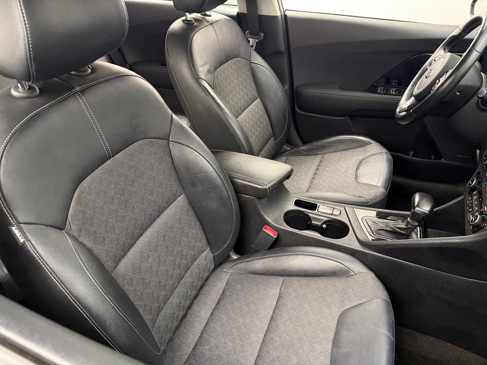 Thumbnail: 2018 Kia Niro - 2