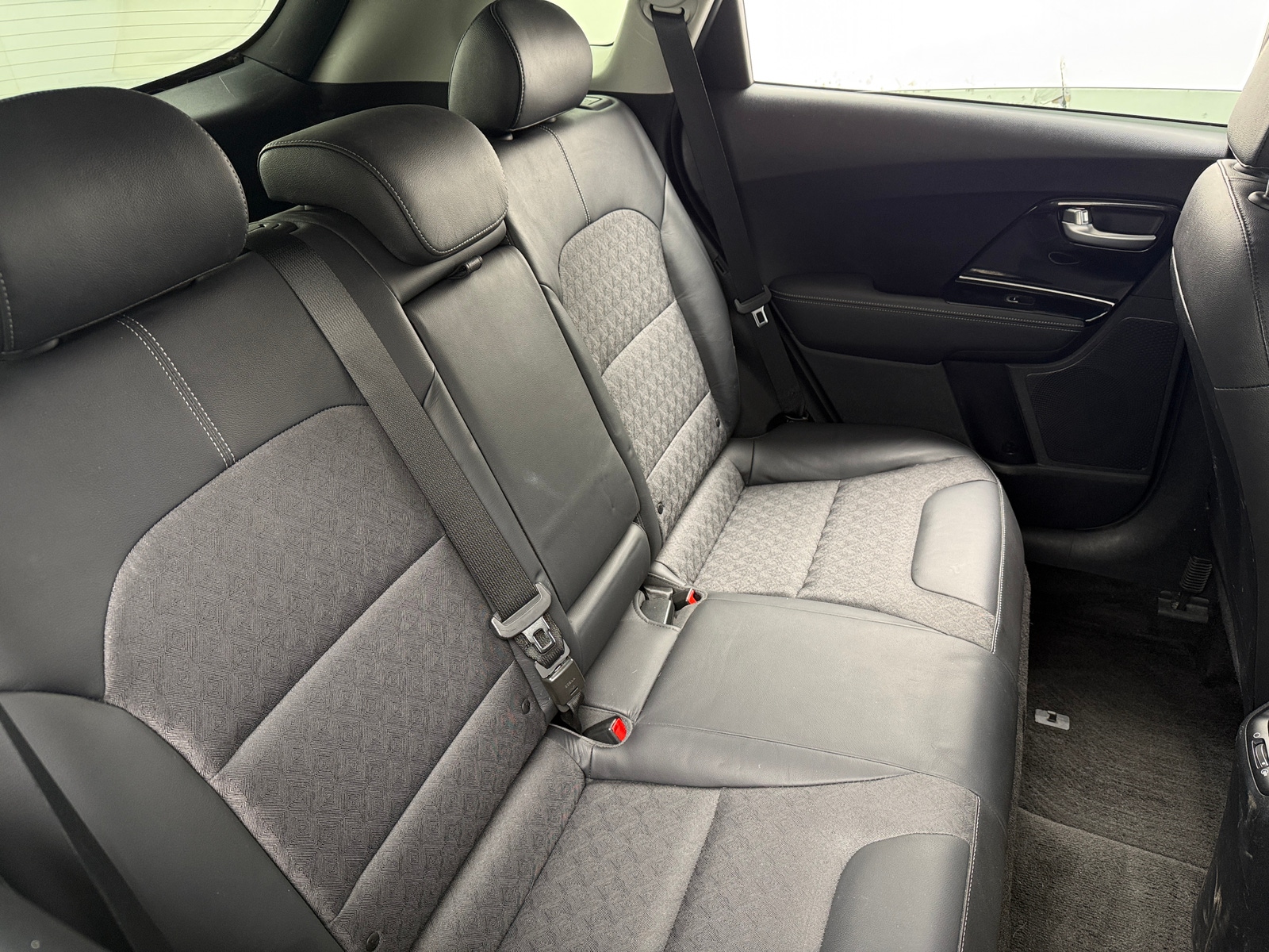 Thumbnail: 2018 Kia Niro - 5