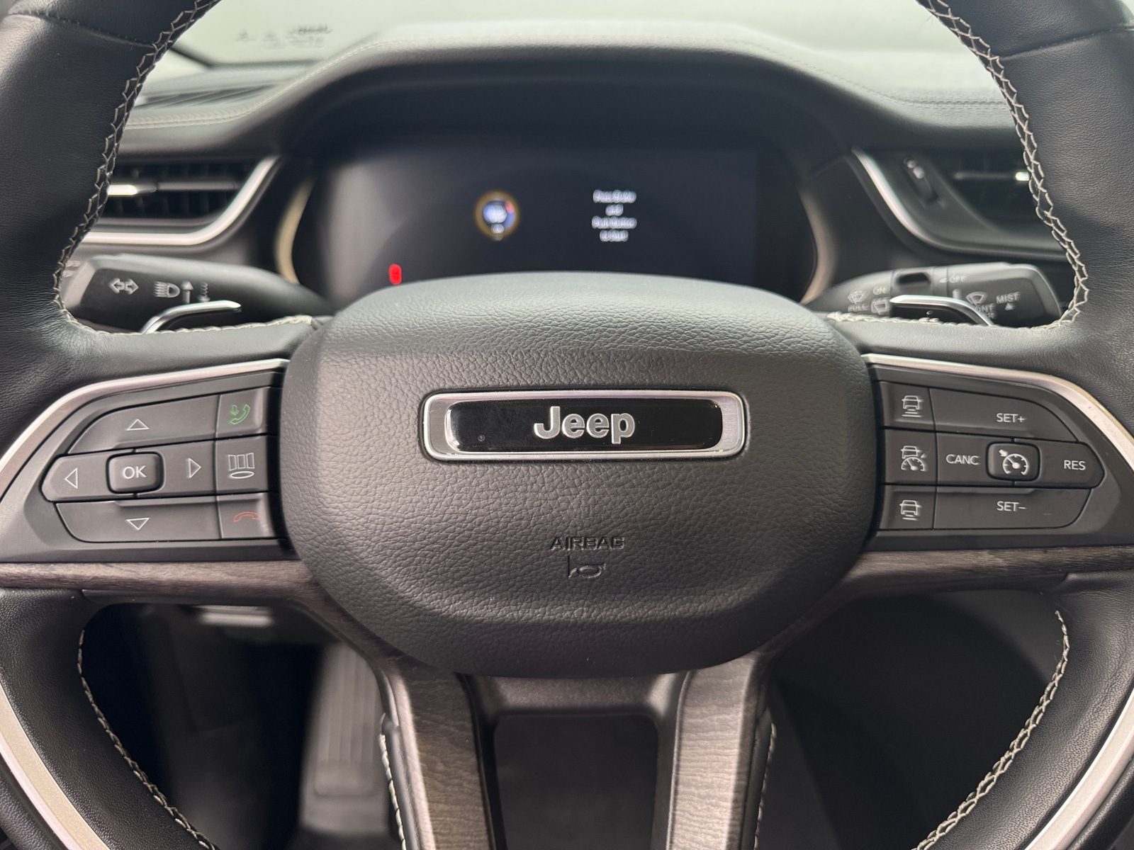 Thumbnail: 2022 Jeep Grand Cherokee L - 4