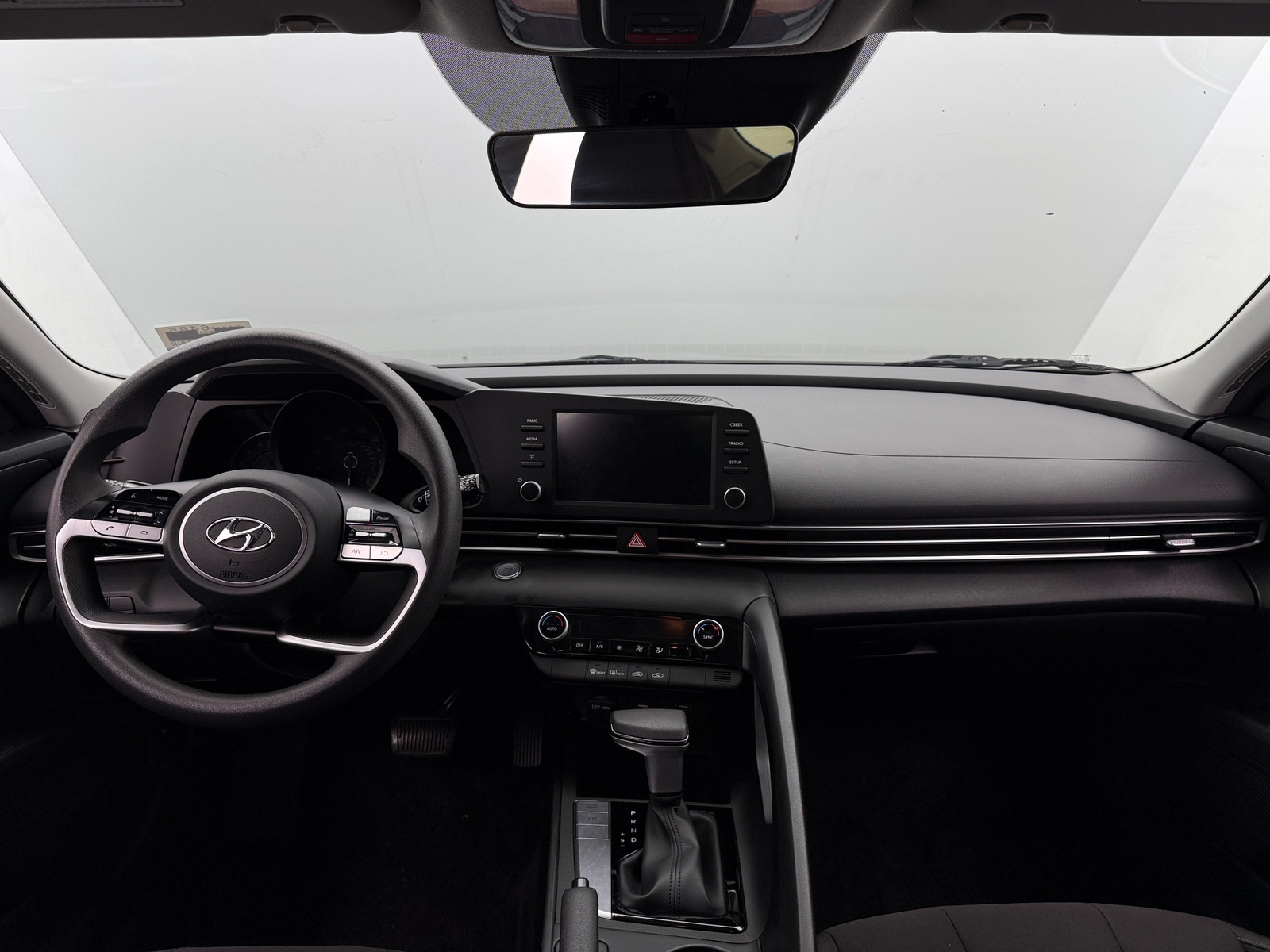 Thumbnail: 2022 Hyundai Elantra - 3