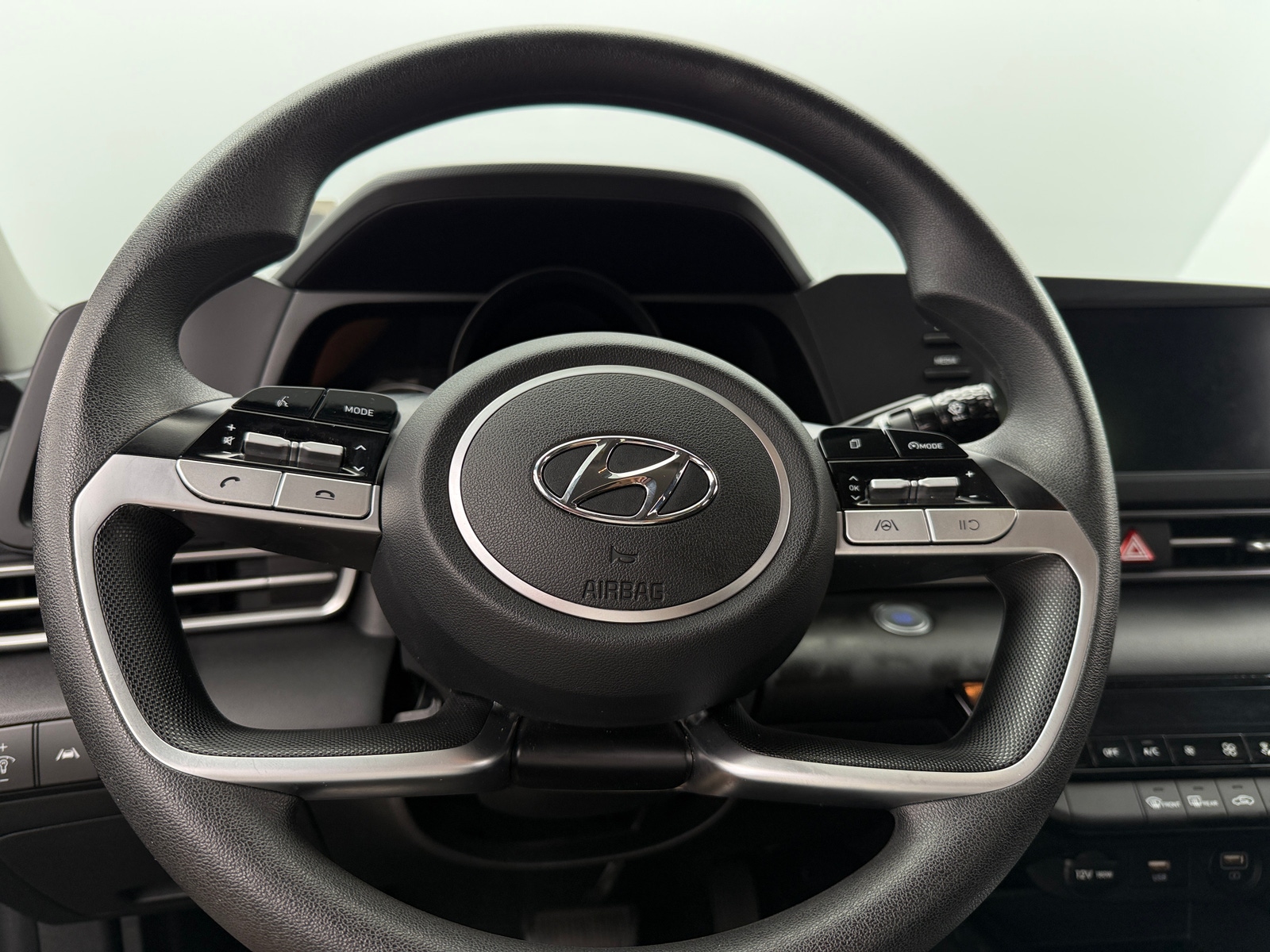 Thumbnail: 2022 Hyundai Elantra - 5