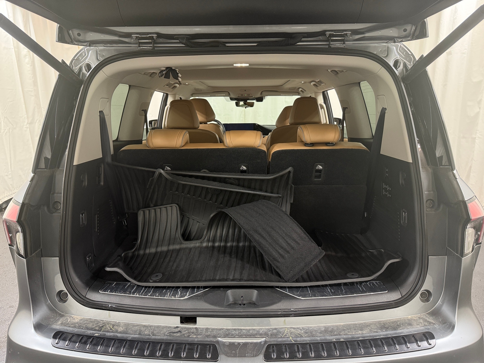 Thumbnail: 2025 INFINITI QX80 - 6