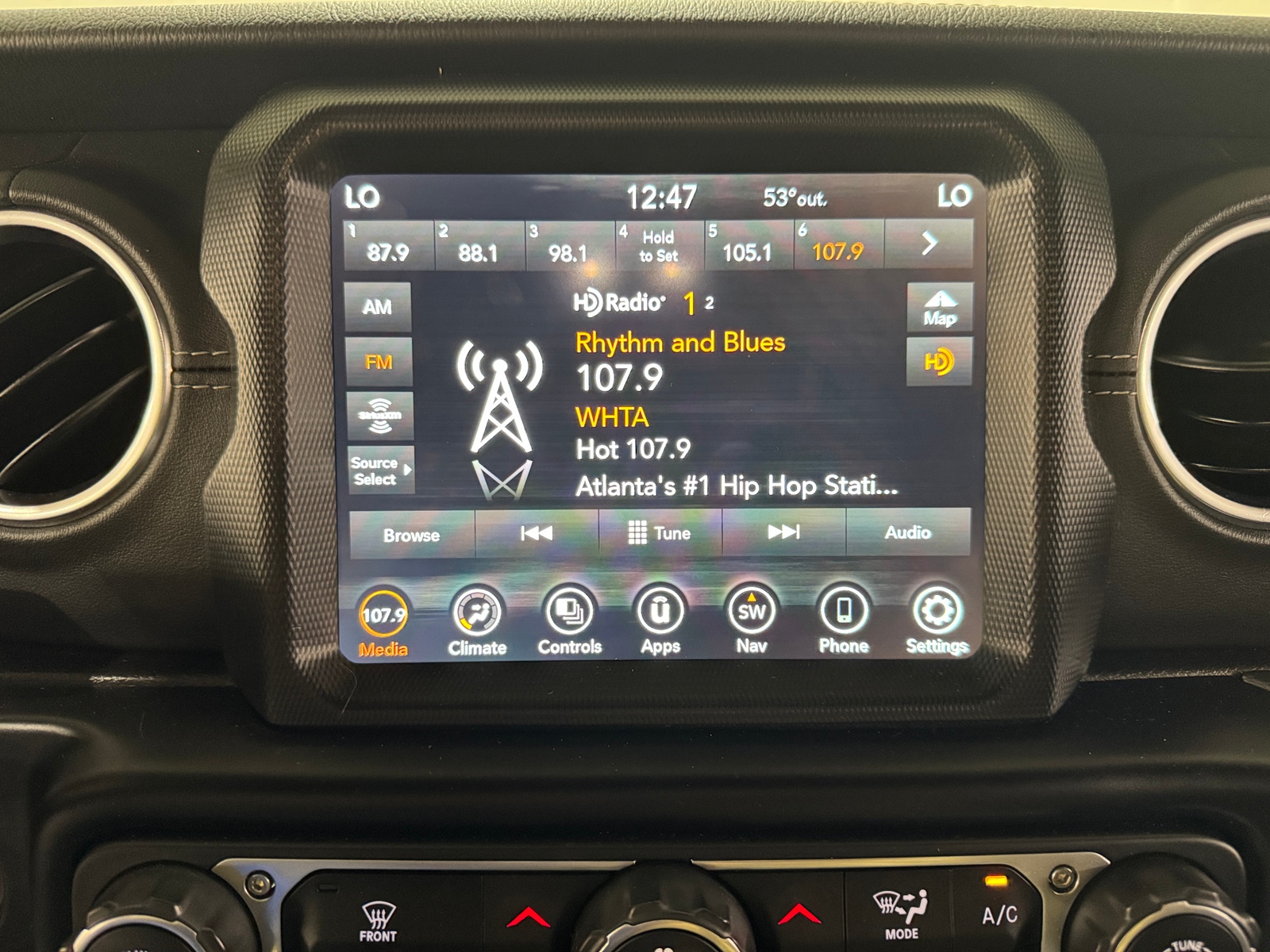 Thumbnail: 2022 Jeep Wrangler - 3