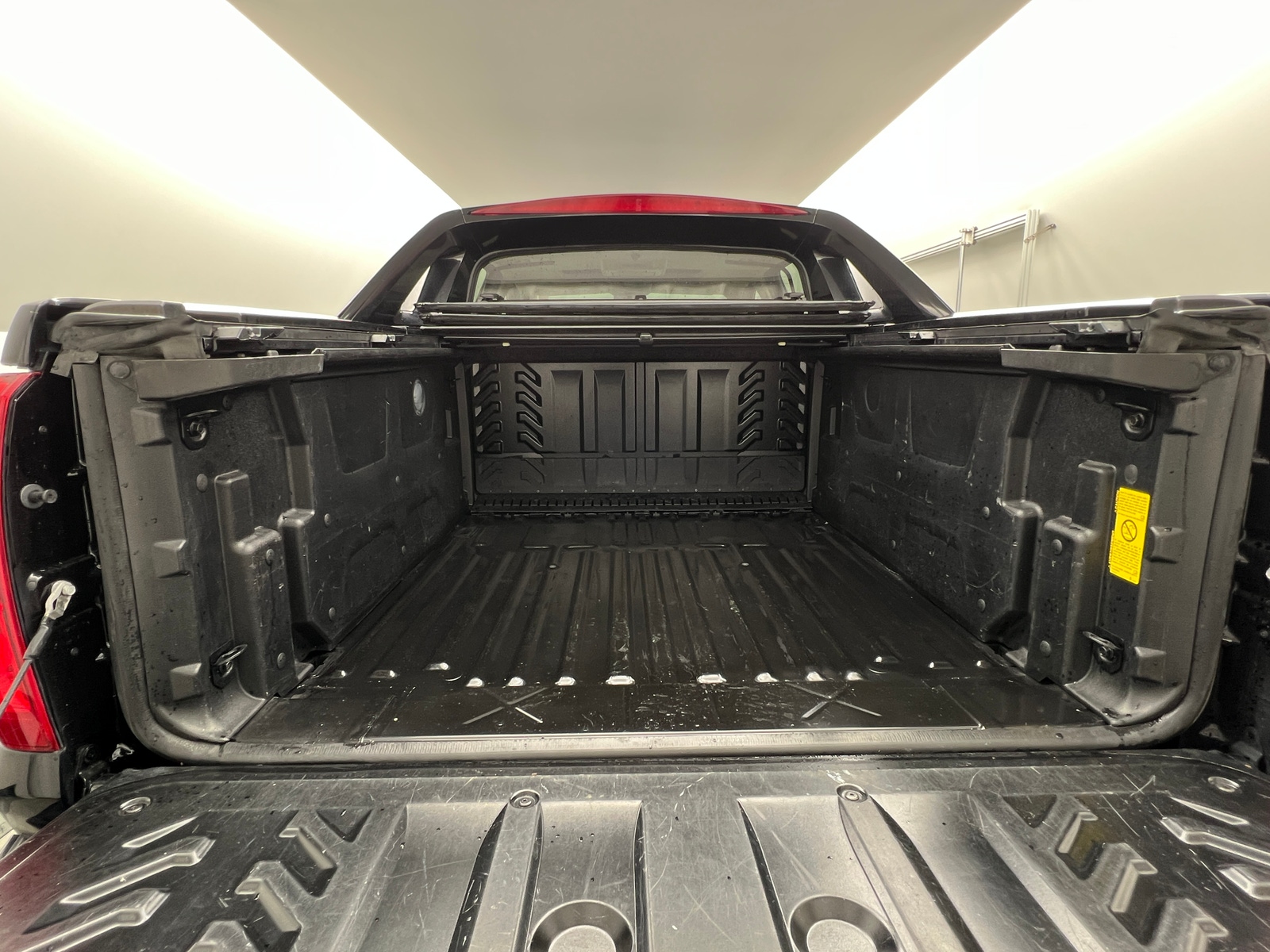 Thumbnail: 2011 Chevrolet Avalanche 1500 - 6
