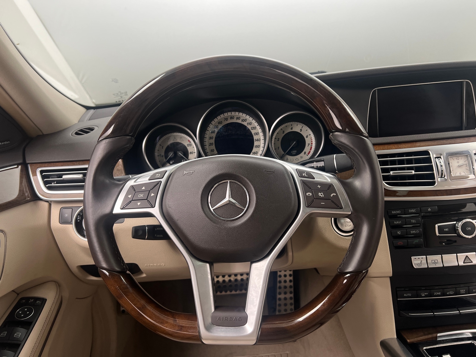 Thumbnail: 2015 Mercedes-Benz E-Class - 4