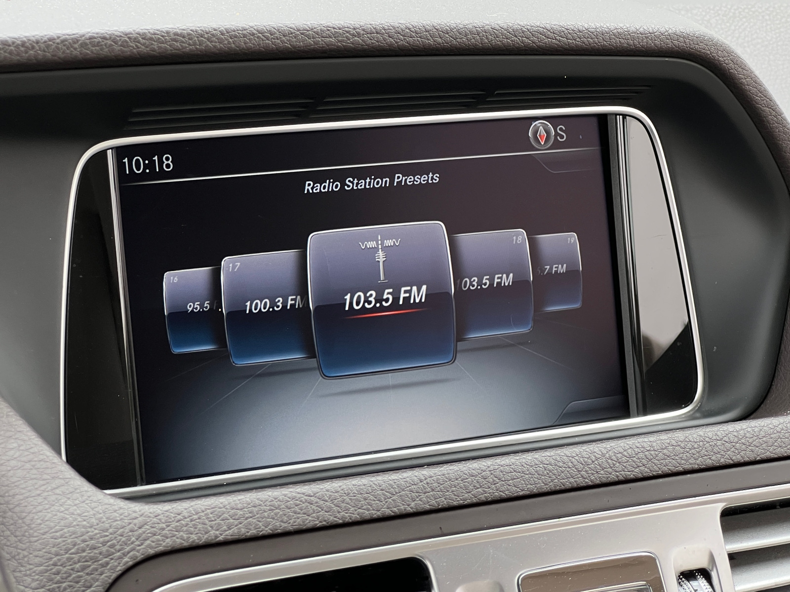 Thumbnail: 2016 Mercedes-Benz E-Class - 3