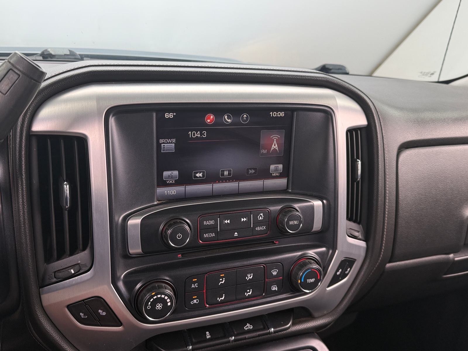 Thumbnail: 2015 GMC Sierra 2500 - 4